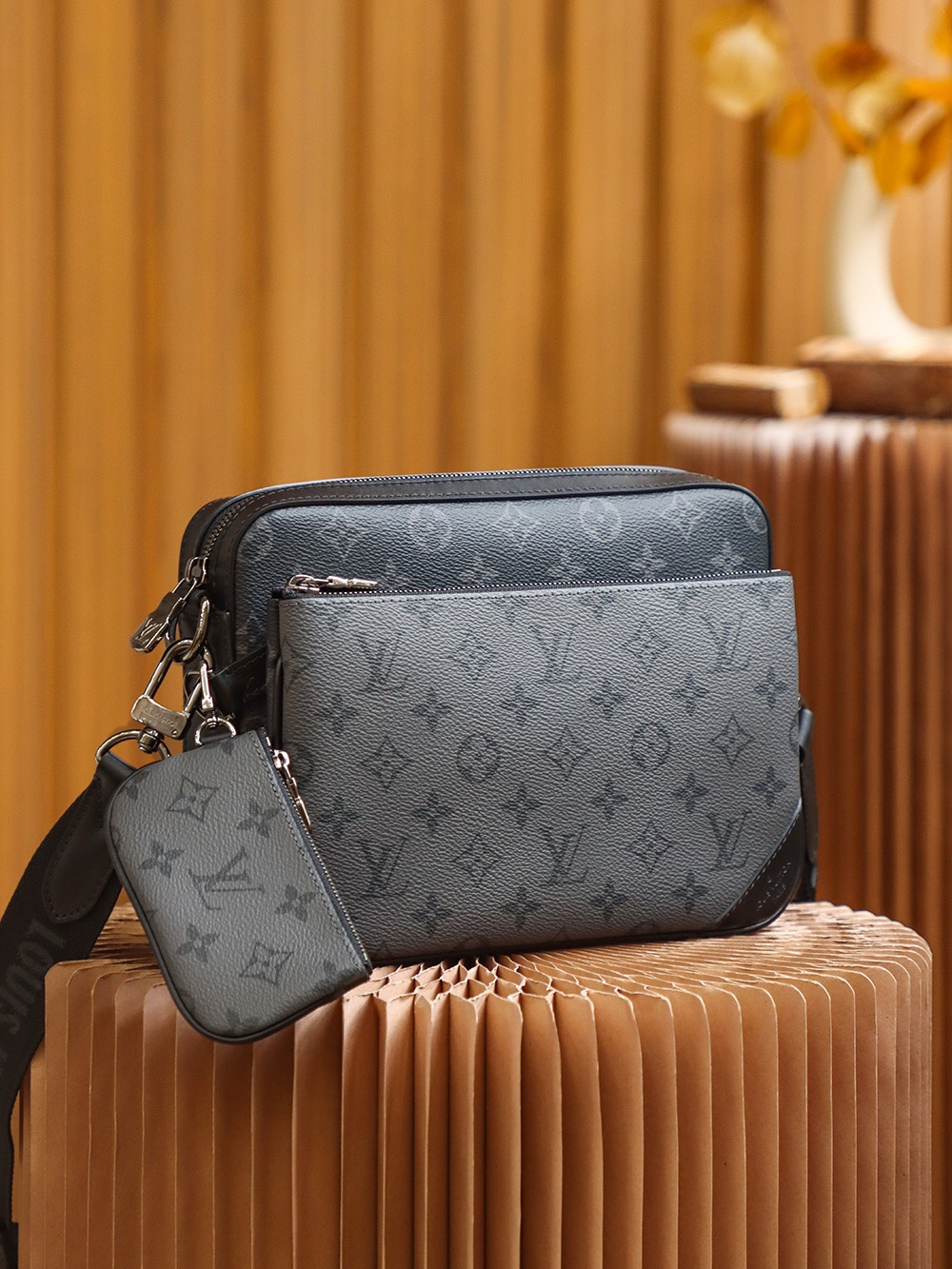 TRIO Messenger Bag